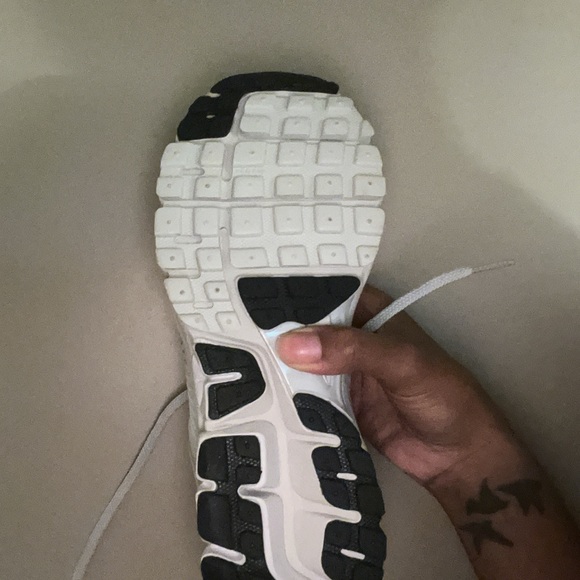 Nike Women's White Sneakers - Picture 5 of 5